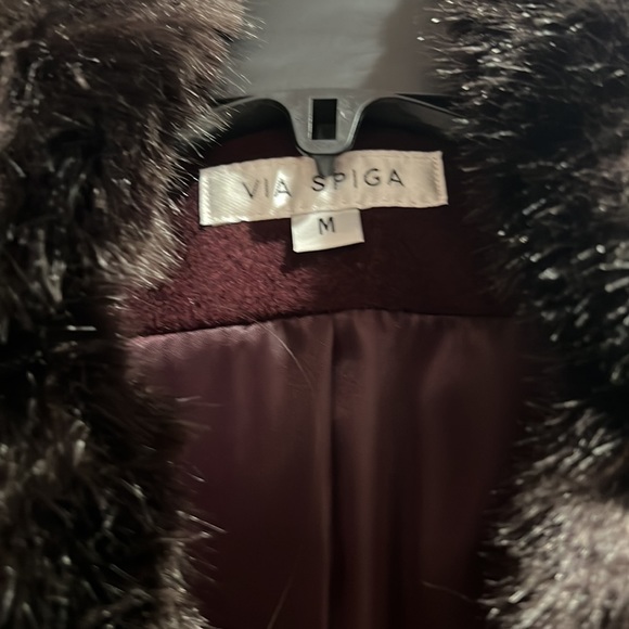 Faux fur coat. - Picture 8 of 9